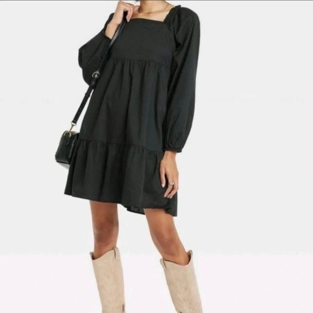Universal Thread Black Balloon Long Sleeve Shift Dress - Picture 1 of 10